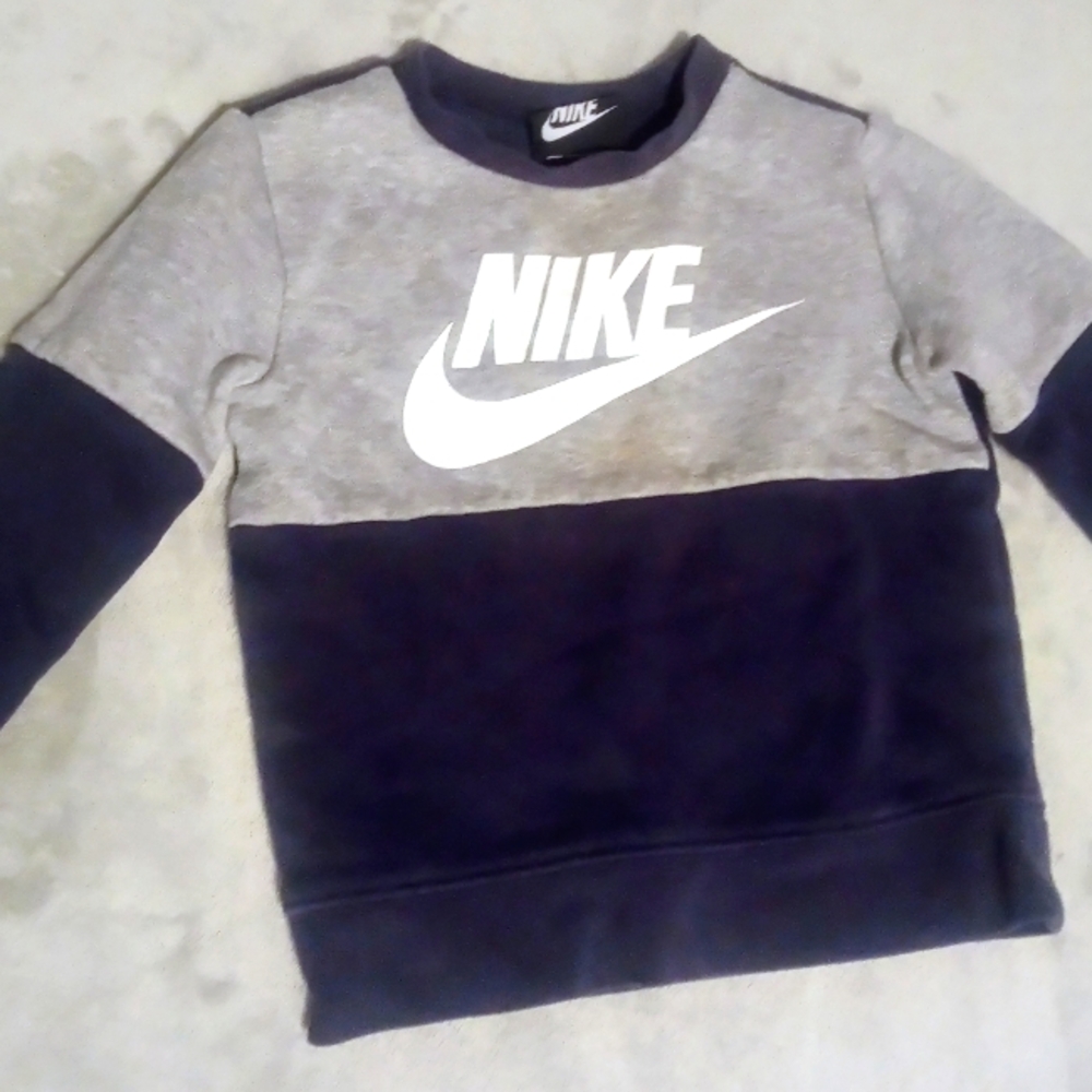 Nike sweatshirt 2T
